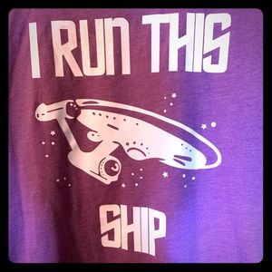Star Trek I run this ship t shirt